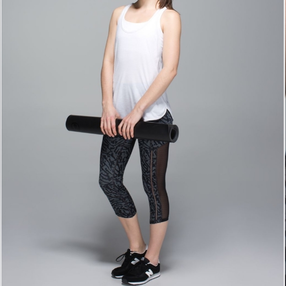 Lululemon Hot To Street Crop Biggie Brushed Animal Coal Black Leggings Small 6